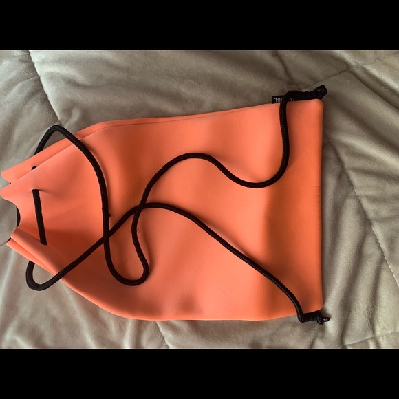 New Triangl Neoprene Bag - Picture 2 of 2